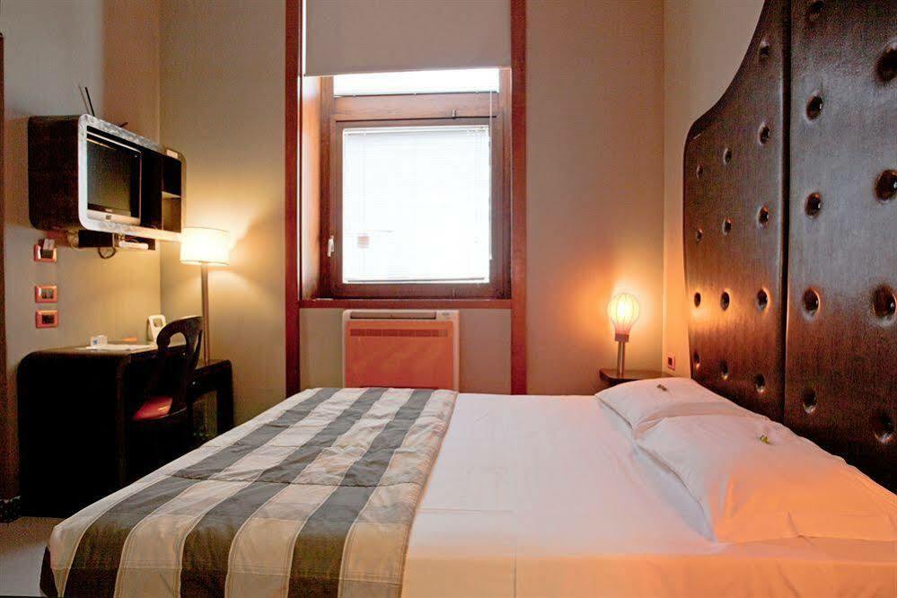 רומא Orange Hotel מראה חיצוני תמונה